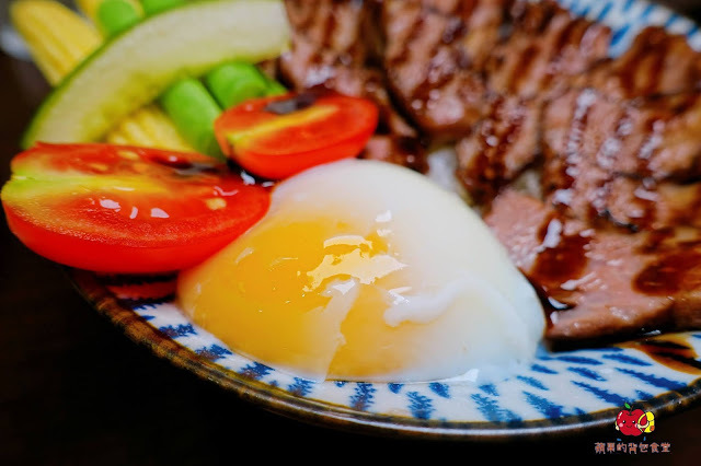 [食記] 新竹東區-硬派主廚的軟嫩料理(東門市場) 心頭軟嫩煙燻炙燒牛排 蒜味起司雙重享受 半筋半肉燉湯膠質滿滿 紅酒醬牛小排脆口又下飯