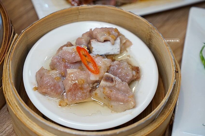 台中港式飲茶吃這家!!少見經典蒸籠手推車,必點燒臘三拼,還有上百道港式餐點,平價又美味!