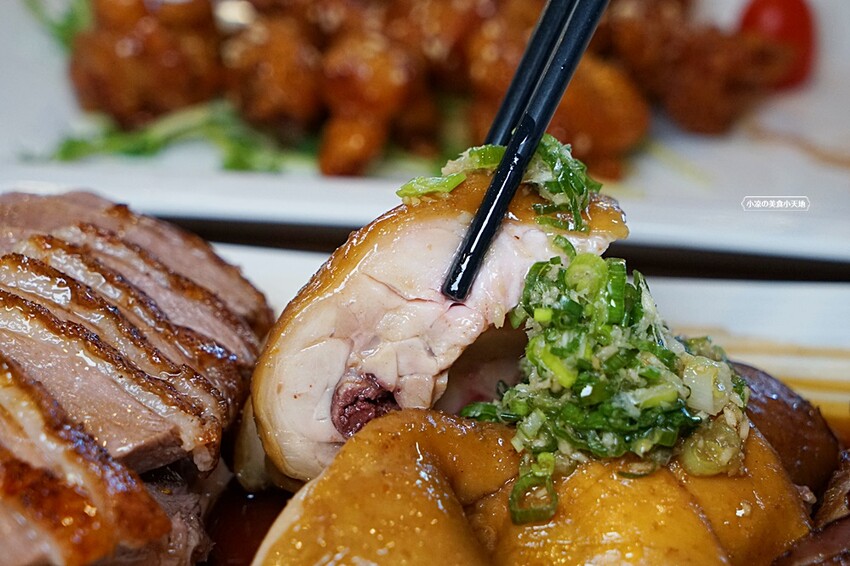 台中港式飲茶吃這家!!少見經典蒸籠手推車,必點燒臘三拼,還有上百道港式餐點,平價又美味!