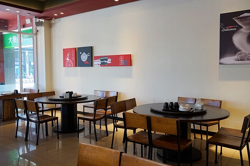 台中港式飲茶吃這家!!少見經典蒸籠手推車,必點燒臘三拼,還有上百道港式餐點,平價又美味!