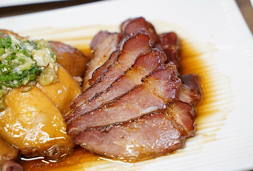 台中港式飲茶吃這家!!少見經典蒸籠手推車,必點燒臘三拼,還有上百道港式餐點,平價又美味!