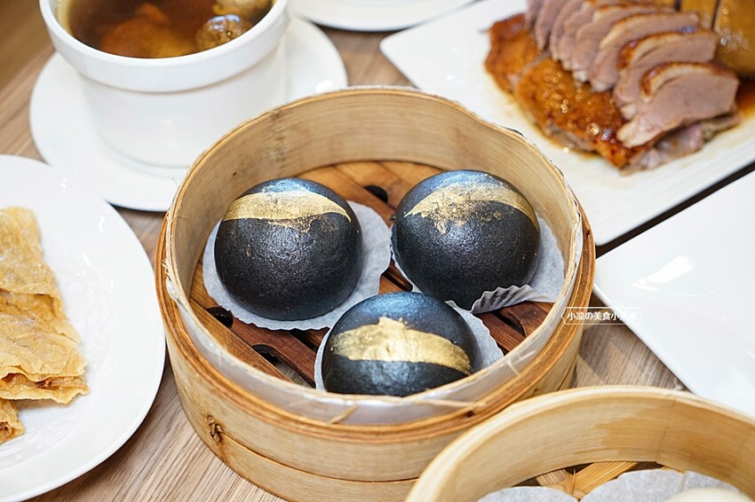 台中港式飲茶吃這家!!少見經典蒸籠手推車,必點燒臘三拼,還有上百道港式餐點,平價又美味!