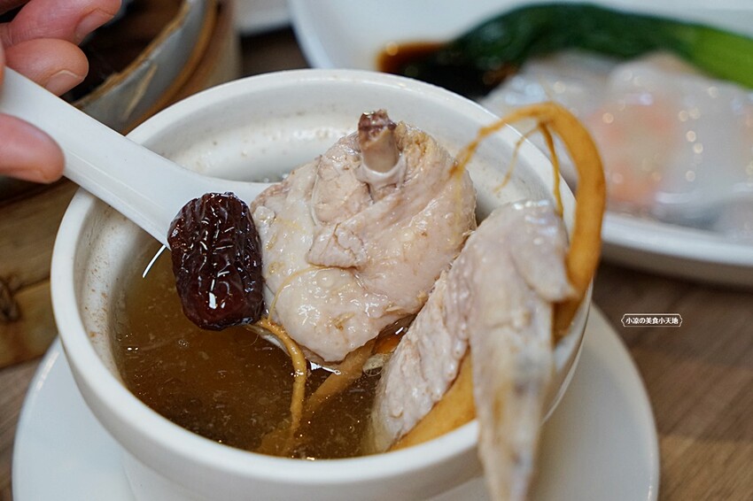 台中港式飲茶吃這家!!少見經典蒸籠手推車,必點燒臘三拼,還有上百道港式餐點,平價又美味!