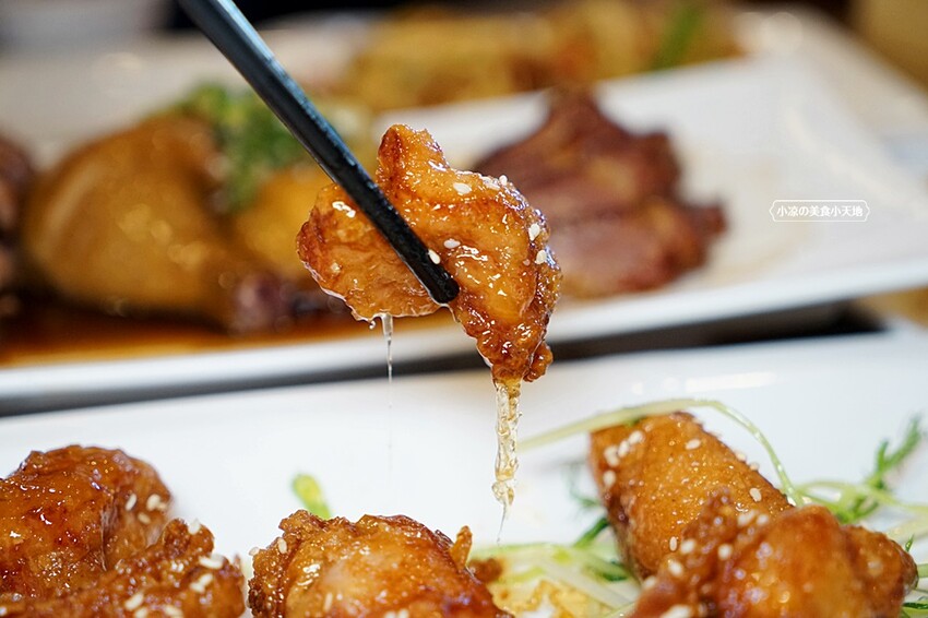 台中港式飲茶吃這家!!少見經典蒸籠手推車,必點燒臘三拼,還有上百道港式餐點,平價又美味!