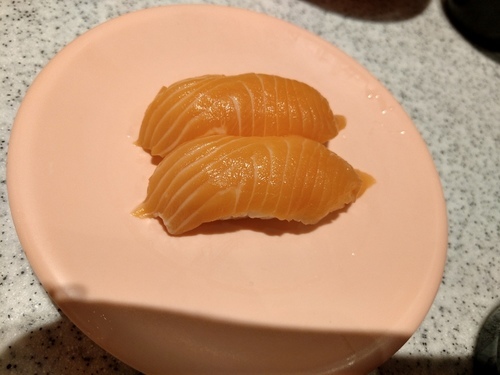 【蘆洲。日式】爭鮮 迴轉壽司 ︳炙燒焦糖鮭魚 心頭好 ︳茶碗蒸 鮮魚味噌湯 每來必吃