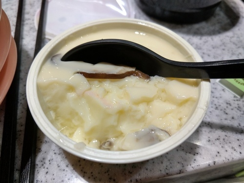 【蘆洲。日式】爭鮮 迴轉壽司 ︳炙燒焦糖鮭魚 心頭好 ︳茶碗蒸 鮮魚味噌湯 每來必吃