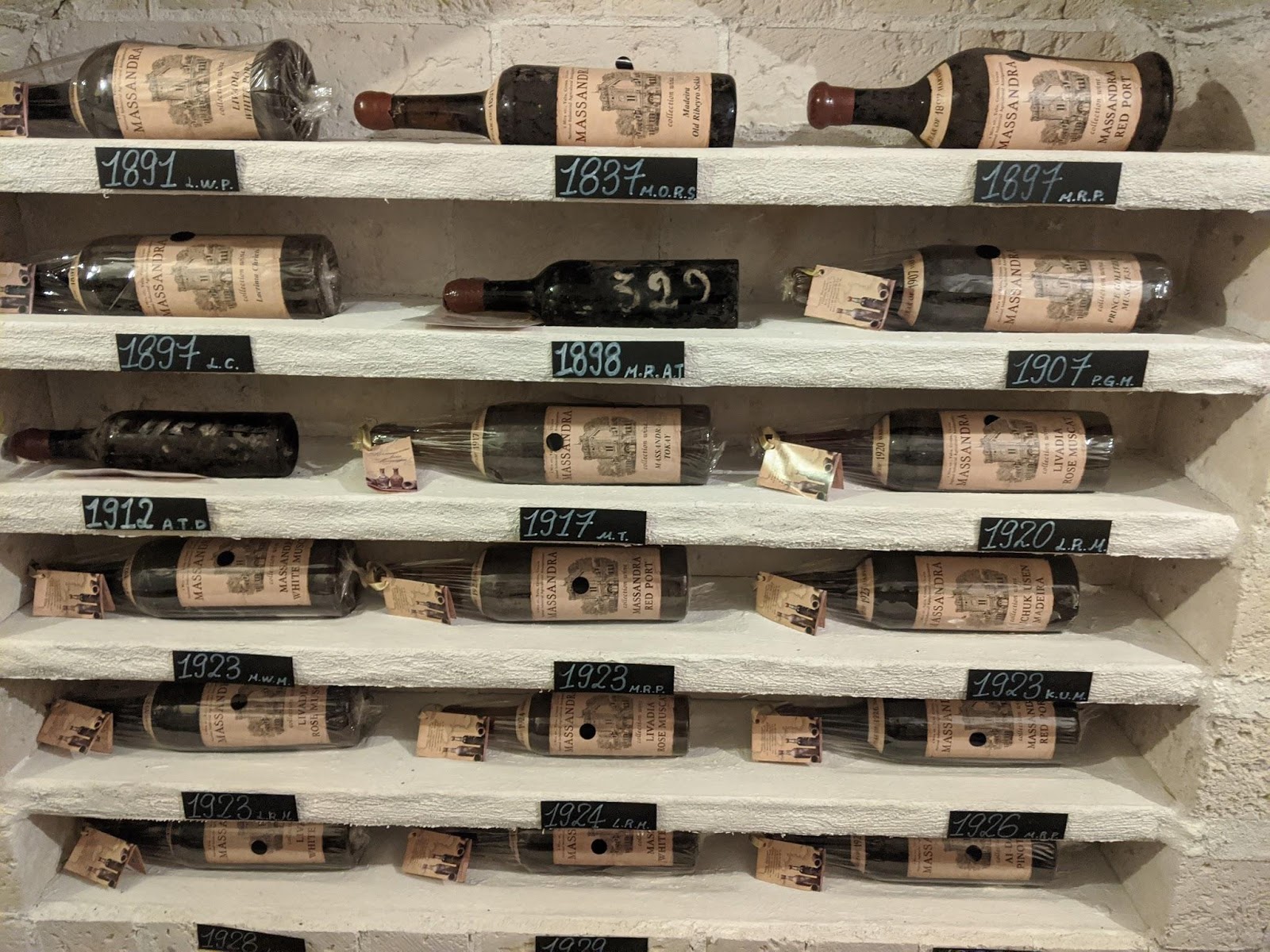 M cafe 俄羅斯 紅酒 酒窖