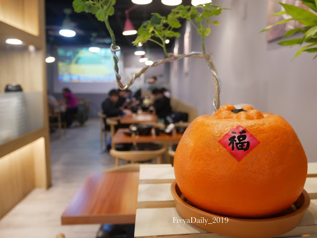 2020, January 走吧台北哪裡吃美食：小石鍋Mini Stone 北投區石牌站 白飯、飲料、冰淇淋無限供應 平價超值燒肉小火鍋  (連鎖店)