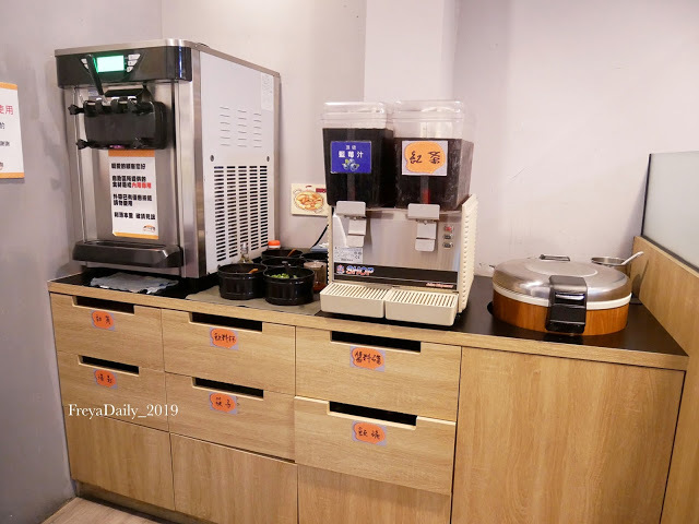 2020, January 走吧台北哪裡吃美食：小石鍋Mini Stone 北投區石牌站 白飯、飲料、冰淇淋無限供應 平價超值燒肉小火鍋  (連鎖店)