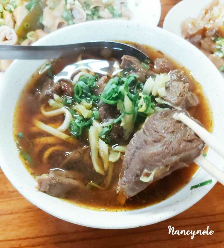 桃園美食:巧合珍牛肉麵 專程來吃滷味!!中藥湯頭牛肉麵好溫暖~ - 小N手札 Nancynote