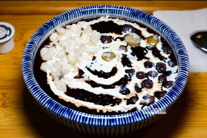 採雪堂冰物-可愛破表的巧克力慕斯狗狗,行天宮雪花冰冰品