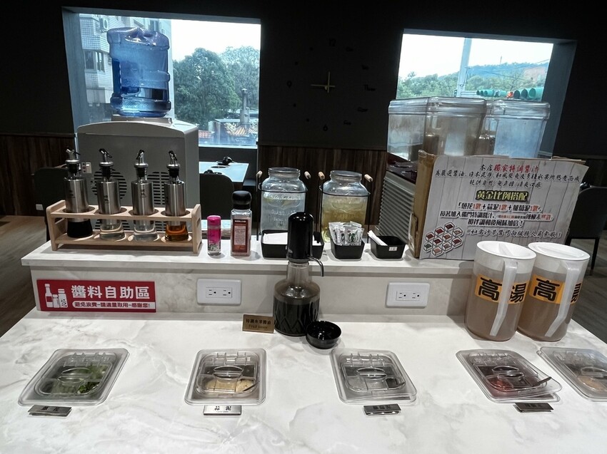 桃園市中壢區【桃園鍋物】真正高CP值【M's涮涮屋桃園店】產地直送海鮮盤份量多又新鮮，不收服務費超佛心，吃火鍋的好選