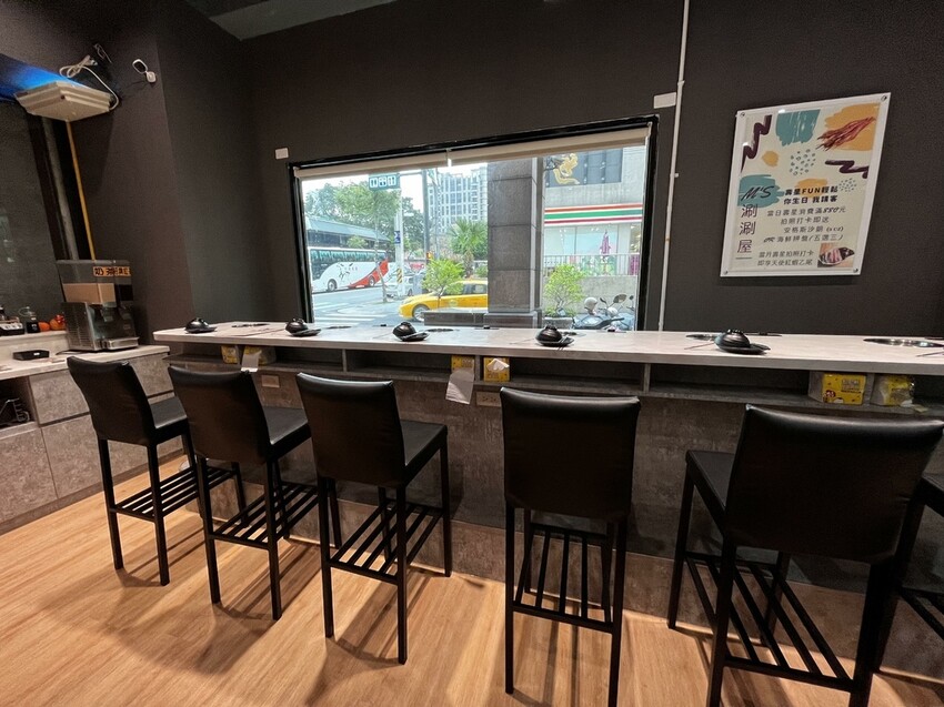 桃園市中壢區【桃園鍋物】真正高CP值【M's涮涮屋桃園店】產地直送海鮮盤份量多又新鮮，不收服務費超佛心，吃火鍋的好選