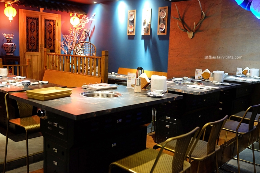 墨妃家 燒肉。全台中第一家「延禧攻略」宮廷風燒肉，16道燒肉料理讓你飽到撐，豚骨湯、飲料無限喝！ @蹦啾♥謝蘿莉 La vie heureuse