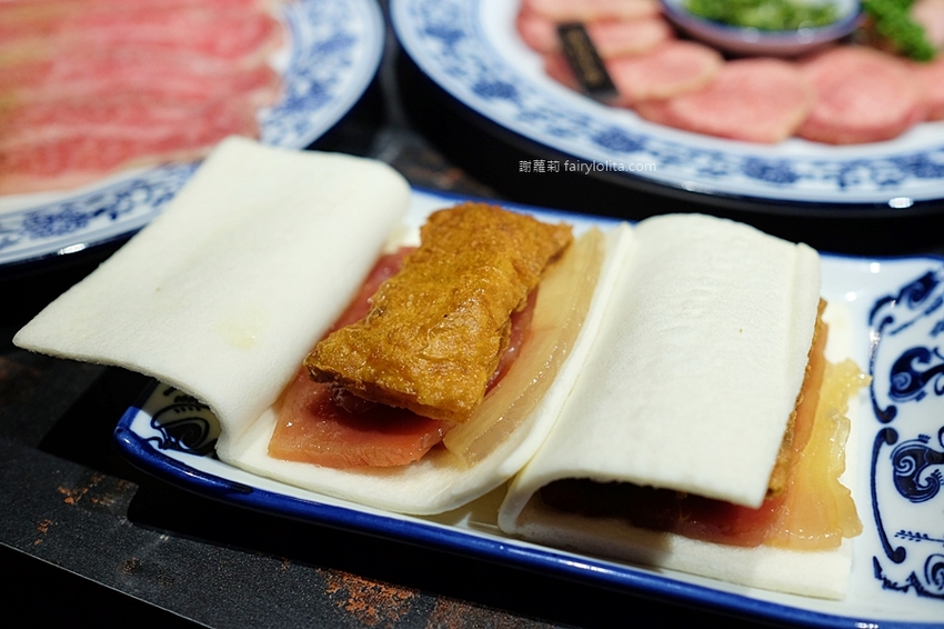 墨妃家 燒肉。全台中第一家「延禧攻略」宮廷風燒肉，16道燒肉料理讓你飽到撐，豚骨湯、飲料無限喝！ @蹦啾♥謝蘿莉 La vie heureuse