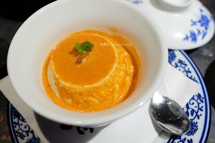 墨妃家 燒肉。全台中第一家「延禧攻略」宮廷風燒肉，16道燒肉料理讓你飽到撐，豚骨湯、飲料無限喝！ @蹦啾♥謝蘿莉 La vie heureuse