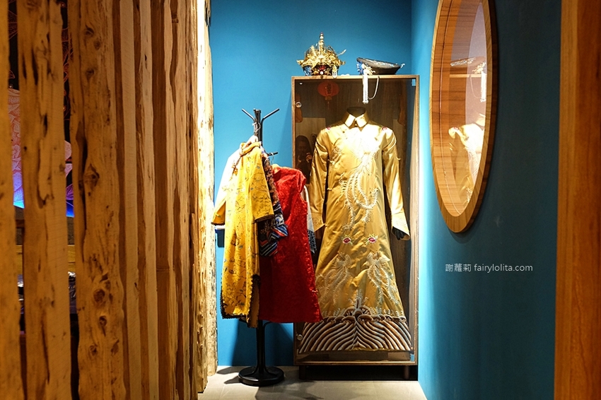 墨妃家 燒肉。全台中第一家「延禧攻略」宮廷風燒肉，16道燒肉料理讓你飽到撐，豚骨湯、飲料無限喝！ @蹦啾♥謝蘿莉 La vie heureuse