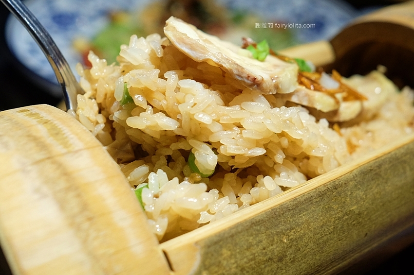 墨妃家 燒肉。全台中第一家「延禧攻略」宮廷風燒肉，16道燒肉料理讓你飽到撐，豚骨湯、飲料無限喝！ @蹦啾♥謝蘿莉 La vie heureuse