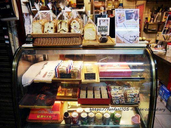 【艋舺美食】勝祥號燒烤一肥仔燒菓子 #燒烤 #串燒 #甜點 #豆腐蛋糕 #萬華美食 #伴手禮 (16).JPG