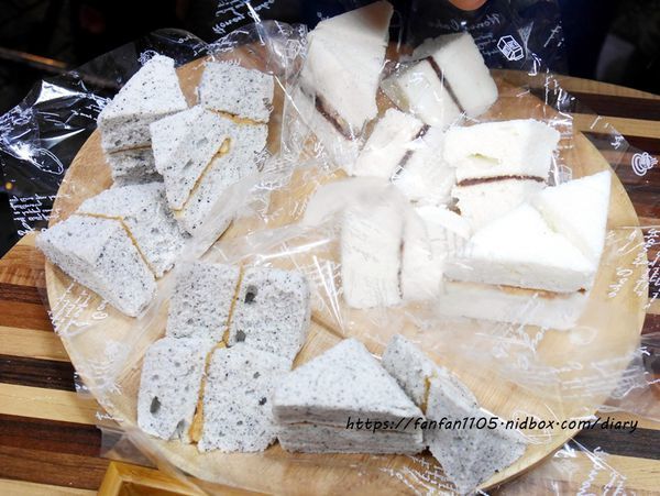 【艋舺美食】勝祥號燒烤一肥仔燒菓子 #燒烤 #串燒 #甜點 #豆腐蛋糕 #萬華美食 #伴手禮 (20).JPG