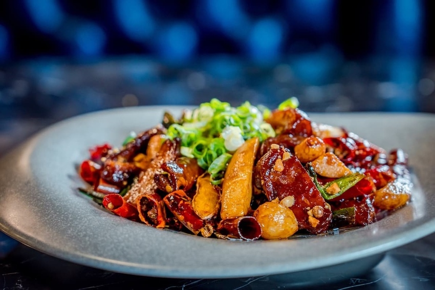 【渝悅撒椒】新川味功夫菜「麻辣乾鍋肥腸」香辣麻 花椒香麻過癮