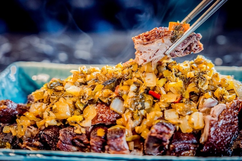 【渝悅撒椒】新川味功夫菜「飄香鴨」法式油淋法烹製 結合川菜製作調味方式