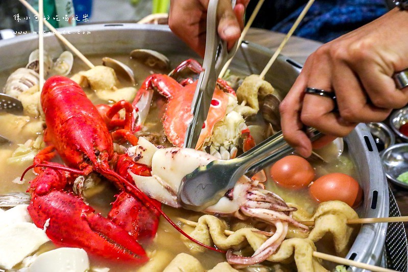 巨大貝殼鍋,新莊美食,新莊聚餐,新莊餐廳,節日聚餐餐廳,聖誕節聚餐推薦,韓國排隊美食,韓國海鮮蒸籠,韓國海鮮鍋,韓蚌蚌,韓蚌蚌海鮮研究院,韓蚌蚌海鮮研究院菜單 @陳小可的吃喝玩樂