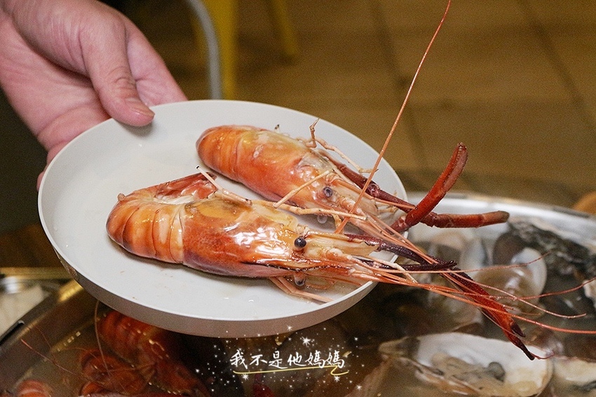 輔大痛風鍋,新莊痛風鍋,新莊海鮮火鍋,輔大海鮮火鍋,新莊中正路美食,新莊韓式,輔大韓式,新莊部隊鍋,輔大部隊鍋,新莊龍蝦,輔大龍蝦