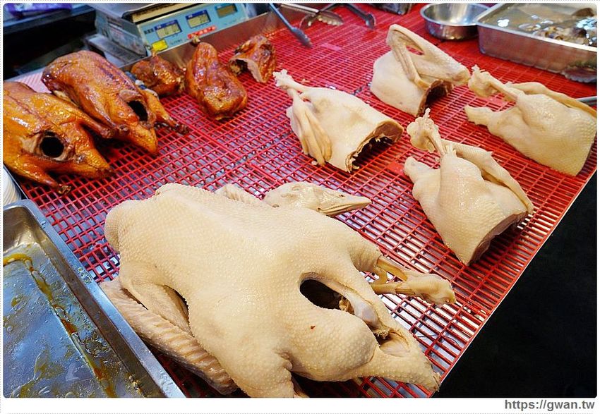 藏在市場裡，港式三寶一大盤只要150元，開店兩小時內賣光光！！