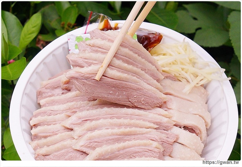 藏在市場裡，港式三寶一大盤只要150元，開店兩小時內賣光光！！