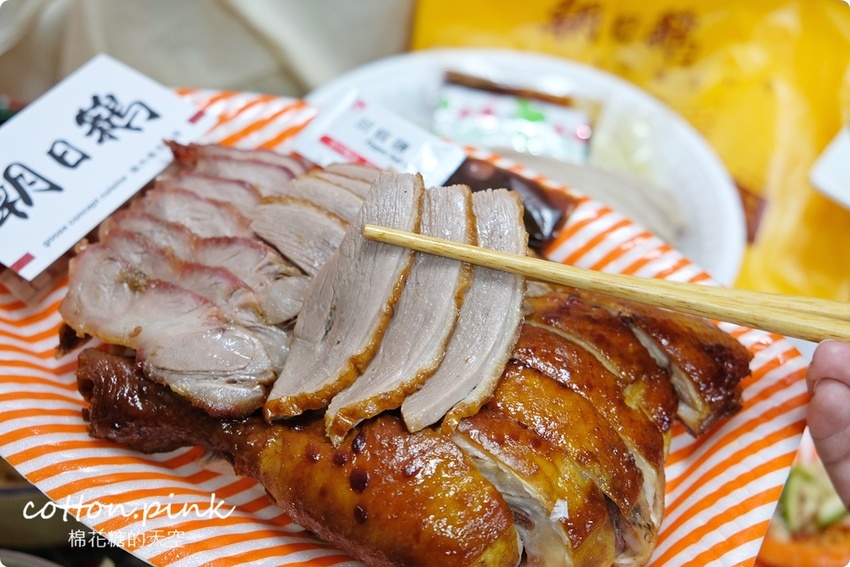 IG 最夯市場攤!台中北平黃昏市場朝日鵝不能不吃!鵝肉嫩嫩超多汁、烤雞腿焦糖色澤超誘人