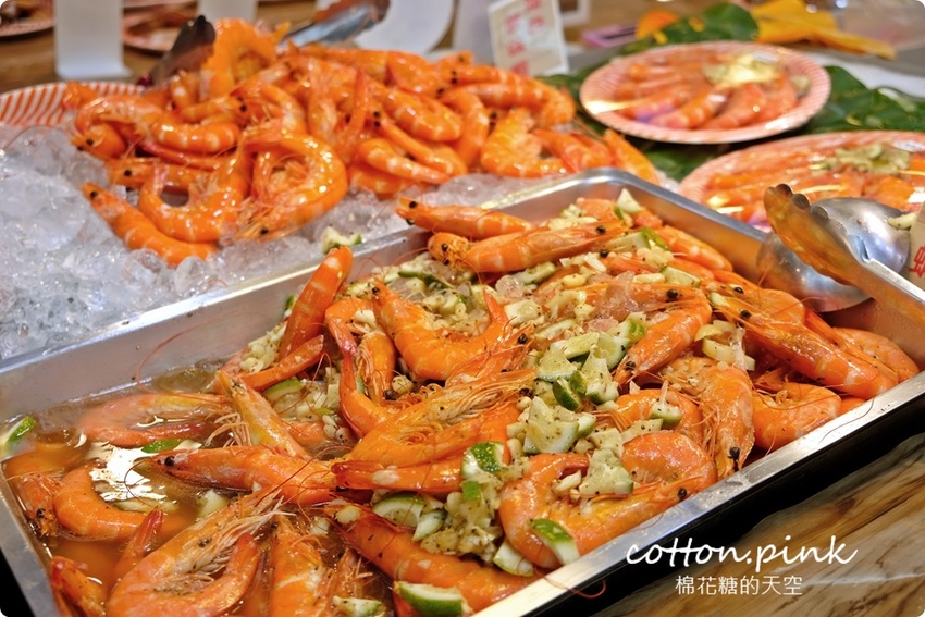 IG 最夯市場攤!台中北平黃昏市場朝日鵝不能不吃!鵝肉嫩嫩超多汁、烤雞腿焦糖色澤超誘人