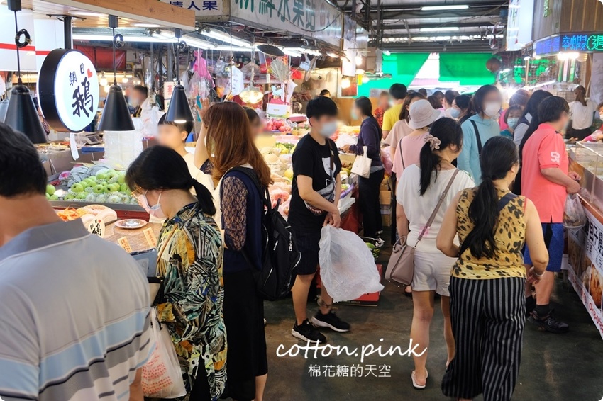 IG 最夯市場攤!台中北平黃昏市場朝日鵝不能不吃!鵝肉嫩嫩超多汁、烤雞腿焦糖色澤超誘人