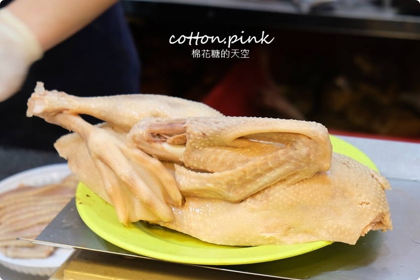 IG 最夯市場攤!台中北平黃昏市場朝日鵝不能不吃!鵝肉嫩嫩超多汁、烤雞腿焦糖色澤超誘人