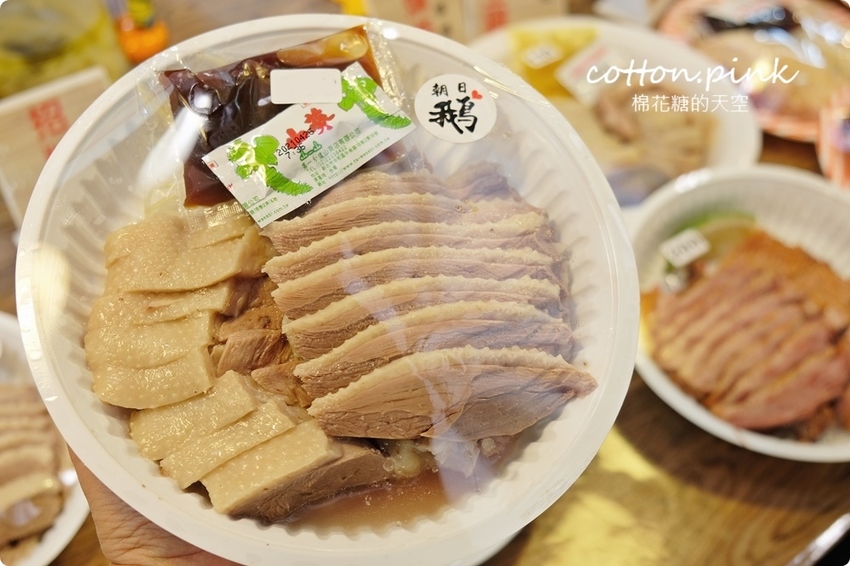 IG 最夯市場攤!台中北平黃昏市場朝日鵝不能不吃!鵝肉嫩嫩超多汁、烤雞腿焦糖色澤超誘人