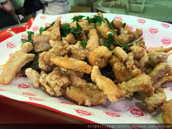 西門町美食推薦 午茶消夜好選擇 師園鹽酥雞(西門店) 有內用座位喔~