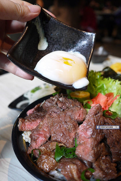 基隆廟口丼飯【小牛丁次郎坊x基隆廟口支店】基隆最強燒肉丼/基隆美食