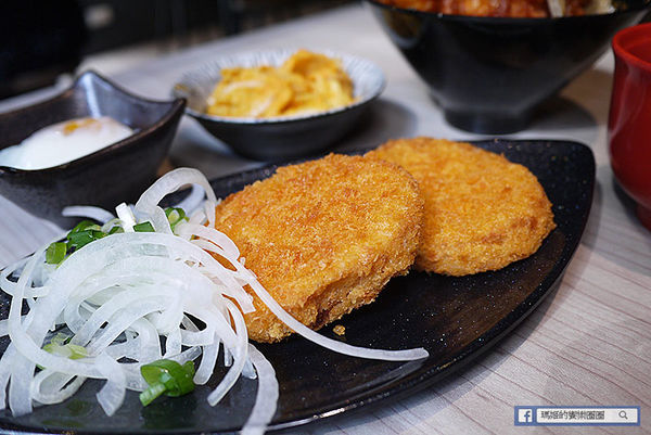 基隆廟口丼飯【小牛丁次郎坊x基隆廟口支店】基隆最強燒肉丼/基隆美食