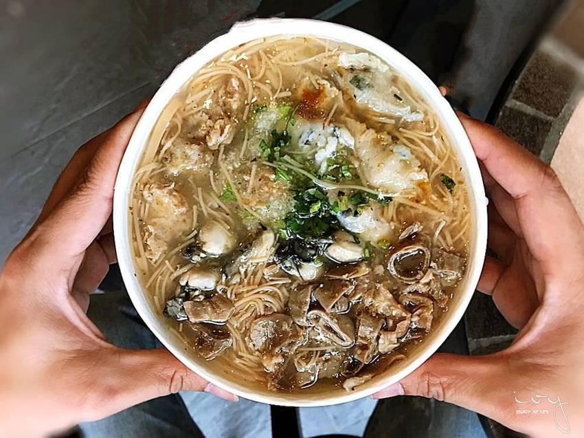 台中好市多旁的銅板美食，滿溢手工麵線