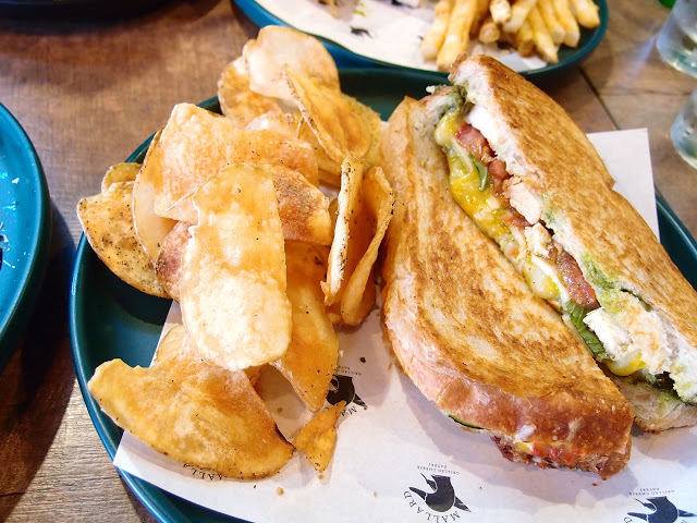 台北 野鴨小餐館 Mallard Grilled Cheese Eatery 菜單 烤蔬菜芝麻葉沙拉 義式手作青醬烤雞肉 普羅旺斯燉菜 金黃脆薯 洋芋薯片