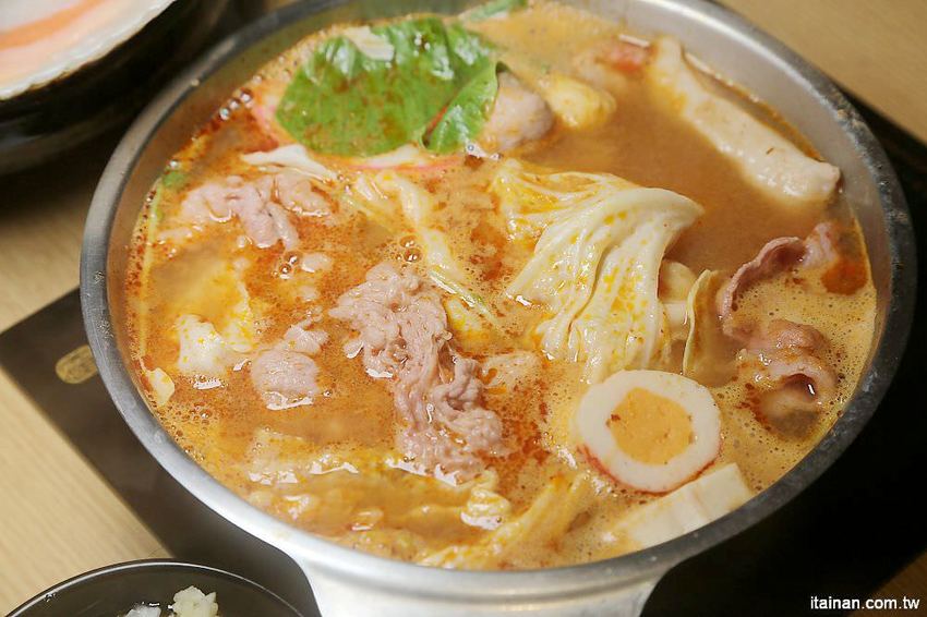 肉多多火鍋~三週年超值套餐只要$269元打卡再送肉，很超值!!文末有好康!14隻蝦子只要89元!! - 台南好Food遊