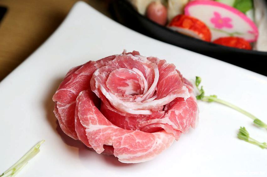 肉多多火鍋~三週年超值套餐只要$269元打卡再送肉，很超值!!文末有好康!14隻蝦子只要89元!! - 台南好Food遊