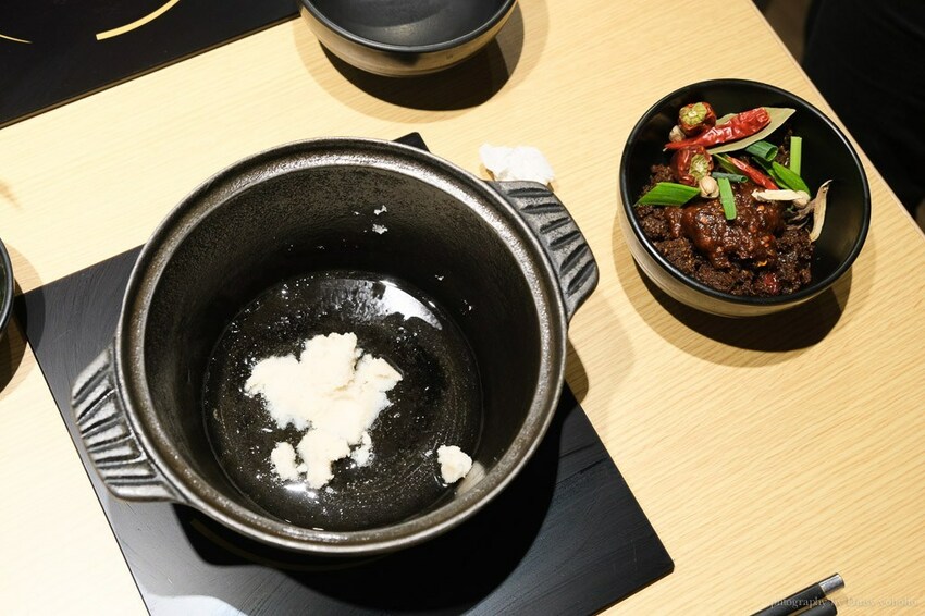 只有生日可以吃蛋糕? 肉多多火鍋 浮誇肉蛋糕 超厲害視覺效果 不用生日也可以吃!!肉多吃到吃不完~台南東寧店