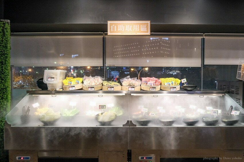 只有生日可以吃蛋糕? 肉多多火鍋 浮誇肉蛋糕 超厲害視覺效果 不用生日也可以吃!!肉多吃到吃不完~台南東寧店