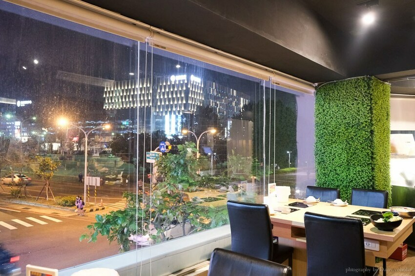 只有生日可以吃蛋糕? 肉多多火鍋 浮誇肉蛋糕 超厲害視覺效果 不用生日也可以吃!!肉多吃到吃不完~台南東寧店