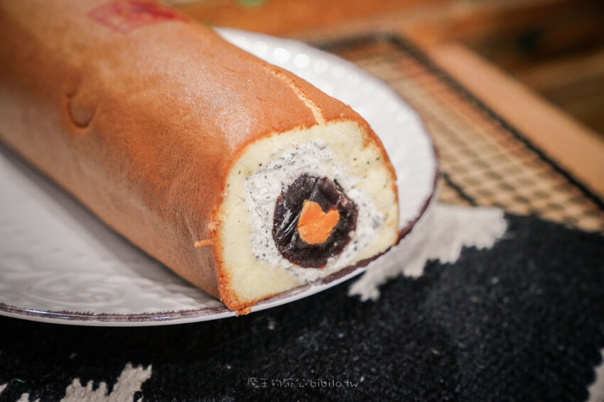 台中美食 威利與查理手作烘焙坊x魔王 台中北屯人氣烘焙坊 中秋月餅創意新口味 激辛肉脯 蛋黃酥冰乳捲 內文