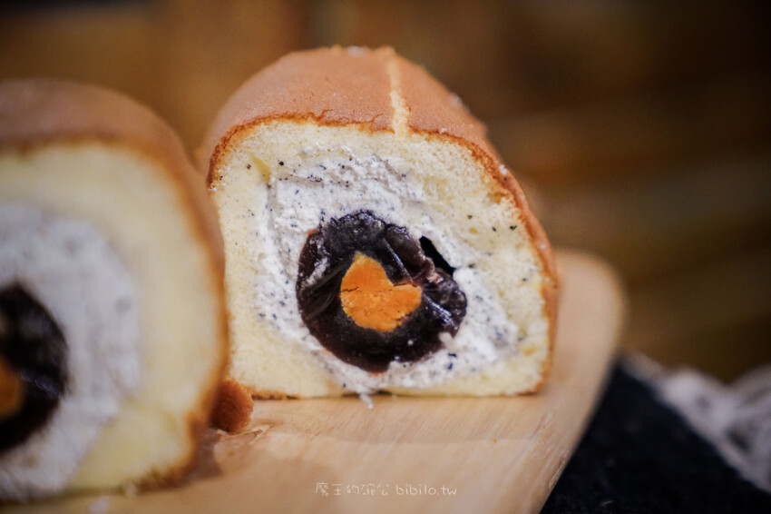 台中美食 威利與查理手作烘焙坊x魔王 台中北屯人氣烘焙坊 中秋月餅創意新口味 激辛肉脯 蛋黃酥冰乳捲 內文