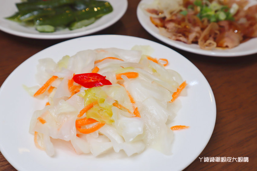 新竹牛肉麵推薦御噂醇汁牛肉麵館！獨家漢方配方湯頭、加麵加湯不加價，必點醇汁正宗滿漢牛肉麵