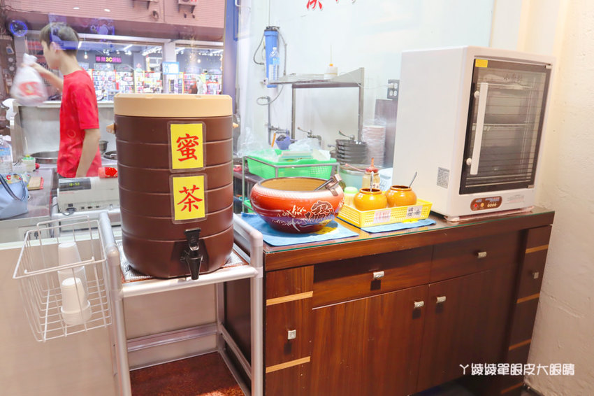 新竹牛肉麵推薦御噂醇汁牛肉麵館！獨家漢方配方湯頭、加麵加湯不加價，必點醇汁正宗滿漢牛肉麵