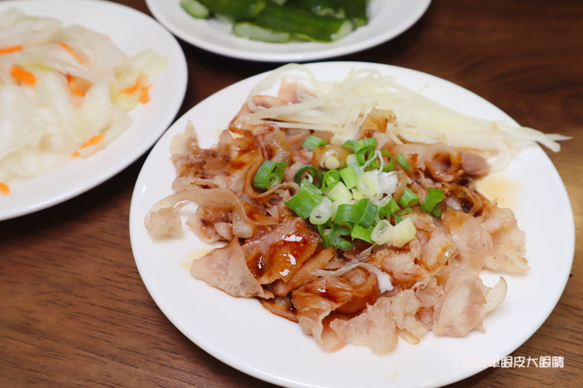 新竹牛肉麵推薦御噂醇汁牛肉麵館！獨家漢方配方湯頭、加麵加湯不加價，必點醇汁正宗滿漢牛肉麵